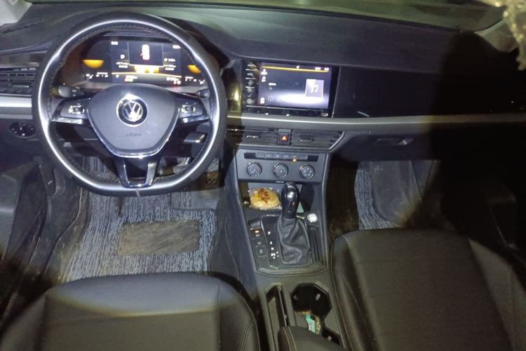 Used Volkswagen Lavida 2021 1.5L Automatic Comfort Edition Center Console