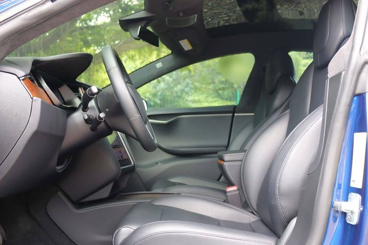 Used Tesla Model S 2019 Long-Range Version
