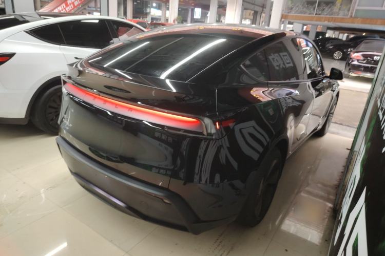 Used Tesla Model Y 2025 Rear-Wheel-Drive Version Rear Right 45 Deg