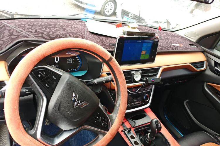 Used Wuling Hongguang S3 2018 1.5T Manual Luxury Model China V Standard
