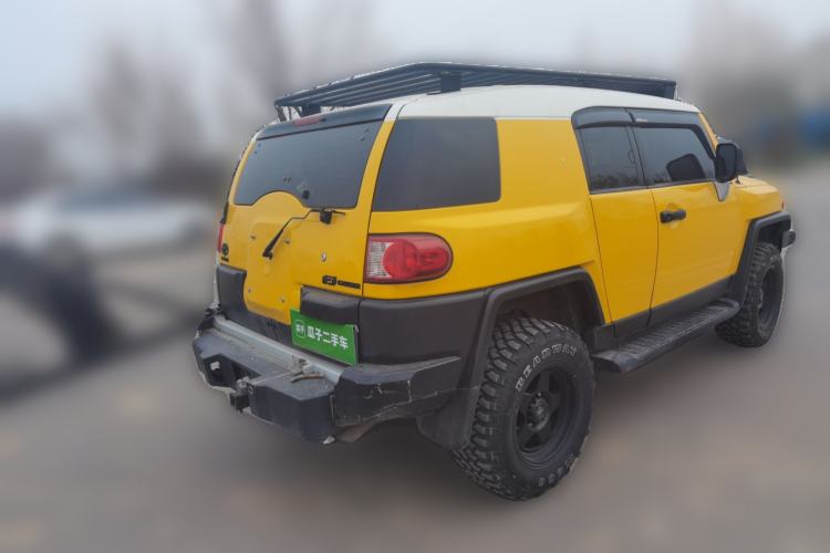 Used Toyota FJ Cruiser 2017 4.0L Dual Airbags Dual Fuel Tanks JBL – Middle East Rear Right 45 Deg