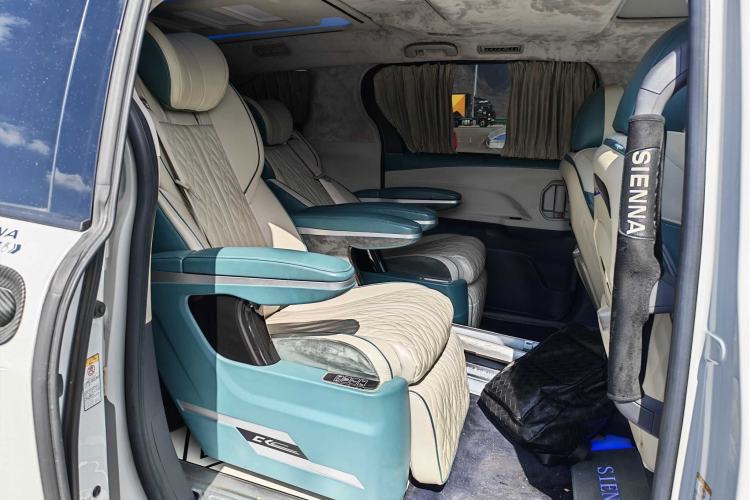 Used Toyota SIENNA 2021 2.5L Hybrid Comfort Edition Interior 11