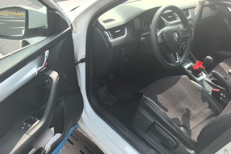 Used Skoda Octavia 2016 1.6L Manual Trend Edition Driver Seat