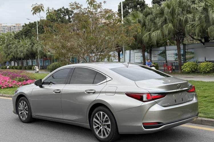 Used Lexus ES 2023 200 Excellence Edition
