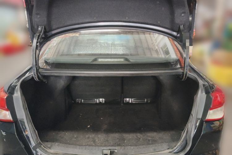 Used Nissan Lannia 2016 1.6L Manual Fashion Edition Trunk