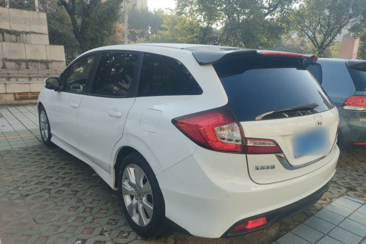 Used Honda Jade 2013 1.8L automatic Comfort version 5 seats
