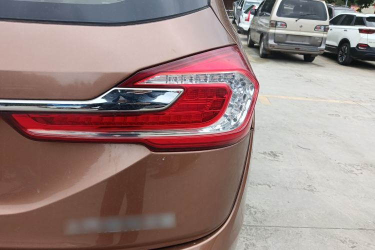 Used Baojun 310W 2017 1.5L Manual Fashion Model China V