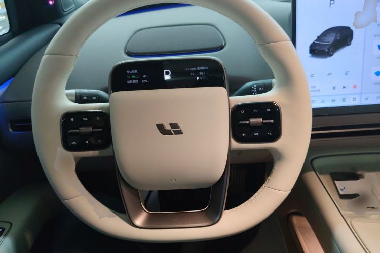 Used Li Auto Li Auto i6 2025 Model Four-Wheel-Drive Standard Type
