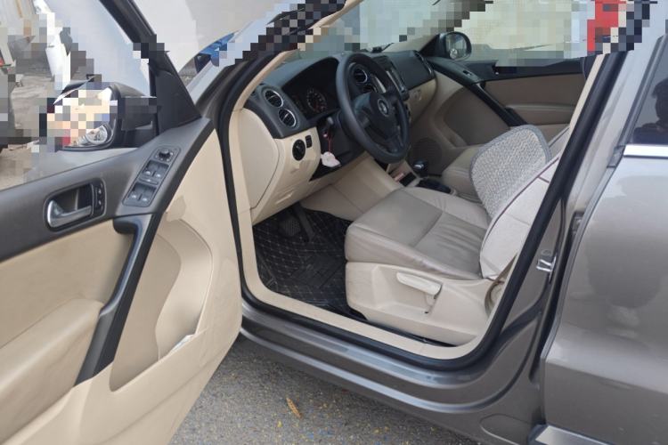 Used Volkswagen Tiguan 2010 1.8 TSI Automatic Two-Wheel Drive Urban Edition Driver Seat