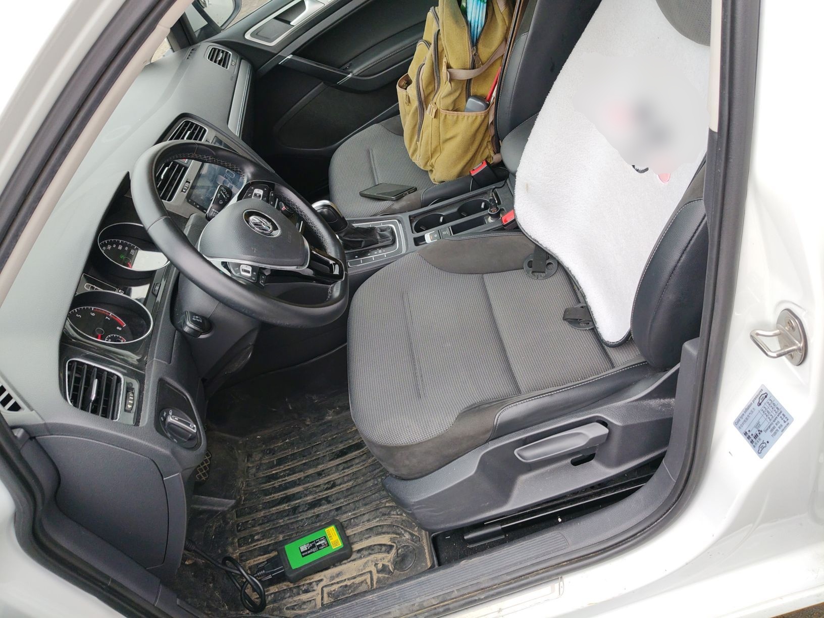 Переднее сиденье в автомобиле