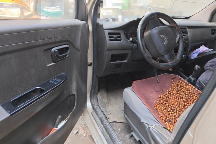 Used Wuling Rongguang V 2015 1.2L Base Version
