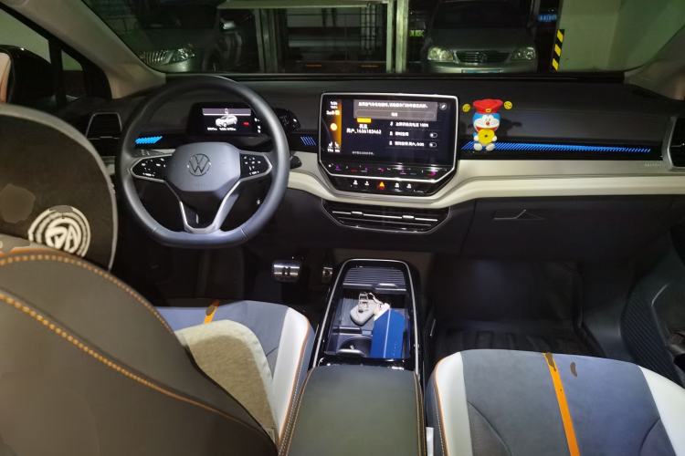 Used Volkswagen ID.6 CROZZ 2021 High-Performance PRIME Edition Center Console