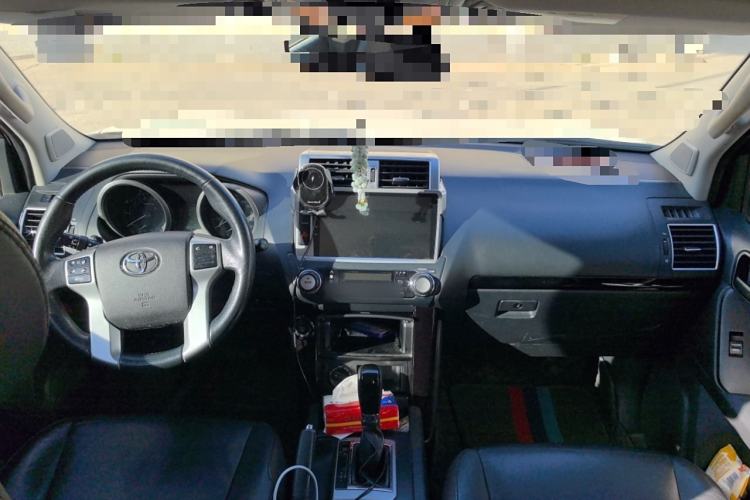 Used Toyota Prado 2016 2.7L Automatic Standard Edition Center Console