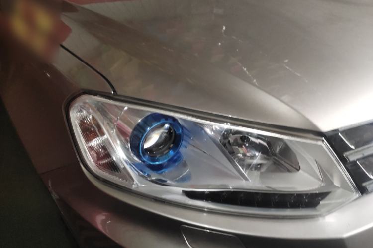 Used Zotye T600 2015 2.0T DCT Prestige Edition Right Front Headlight