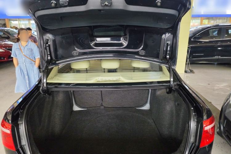 Used Volkswagen Lavida 2013 Restyled Classic 1.6L Manual Comfort Edition Trunk