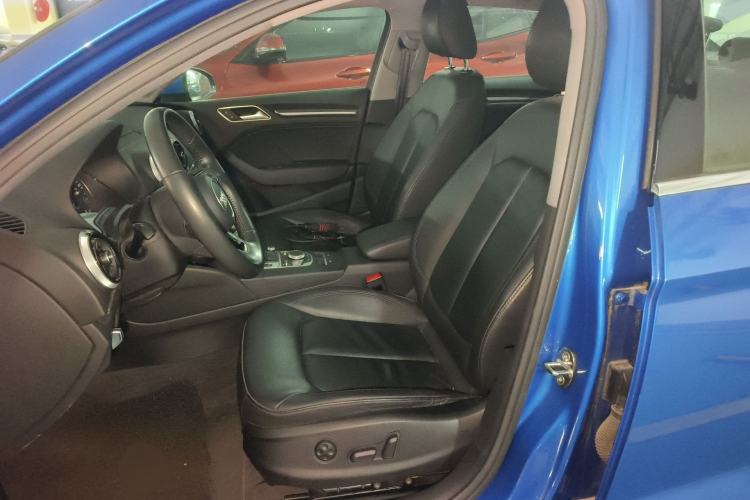 Used Audi A3 2017 Limousine 35 TFSI Style Edition Left Front Seat