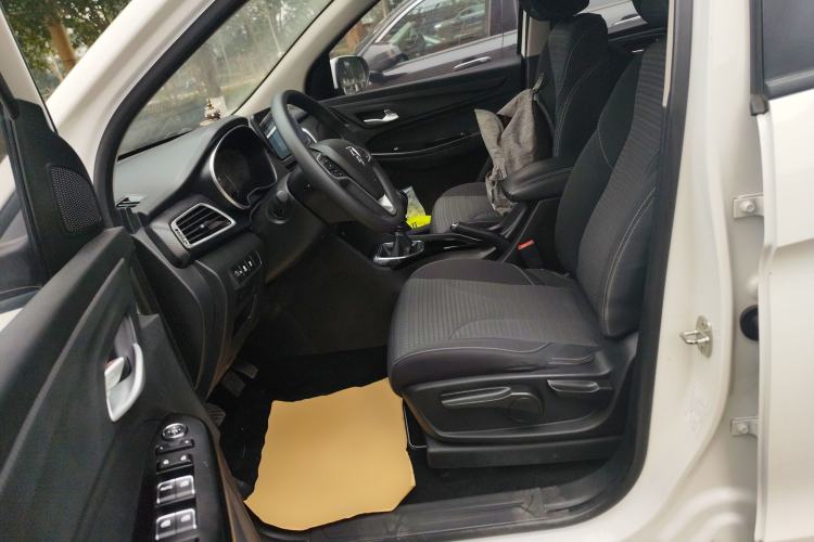 Used Baojun 730 2021 1.5L Manual Fashion Version 7 Seats Left Front Seat