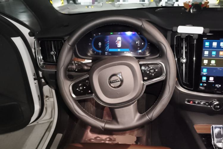 Used Volvo S60 2023 B4 Zhiyuan Luxury Edition