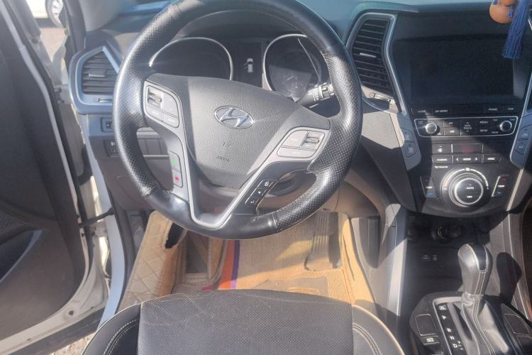 Used Hyundai Santa Fe 2017 2.4L Automatic Two-Wheel Drive Smart Version 5 Seats