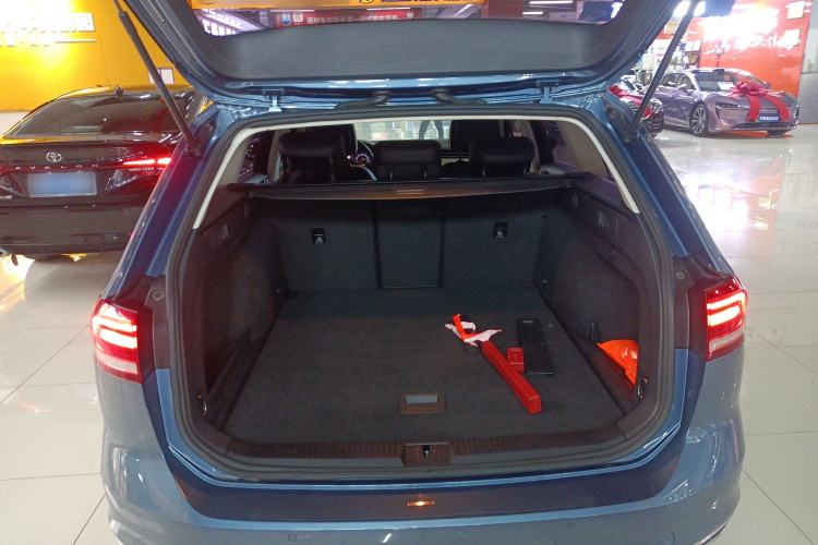 Used Volkswagen Variant 2018 380TSI Two-Wheel Drive Comfort Edition
