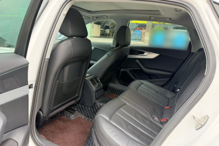 Used Audi A4L 2018 30th Anniversary Edition 40 TFSI Fashion Model
