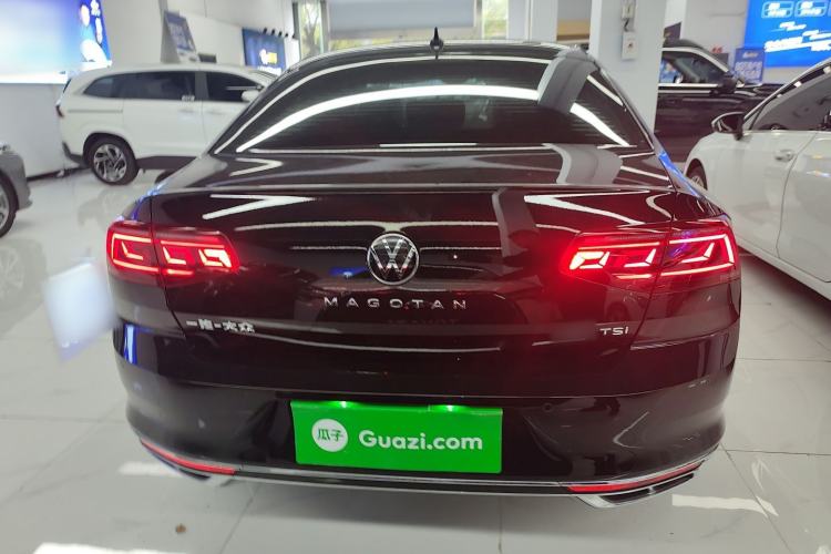 Used Volkswagen Magotan 2025 Zhongxiang Version 330TSI DSG Luxury Edition Rear