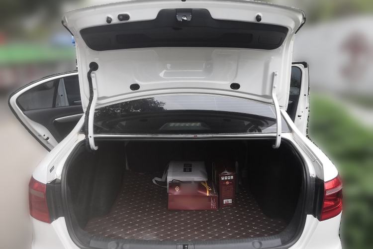 Used Volkswagen Lavida 2013 Revised Classic 1.6L Automatic Fashion Edition
