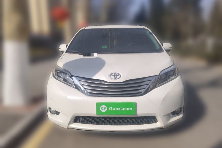 Used Toyota SIENNA 

