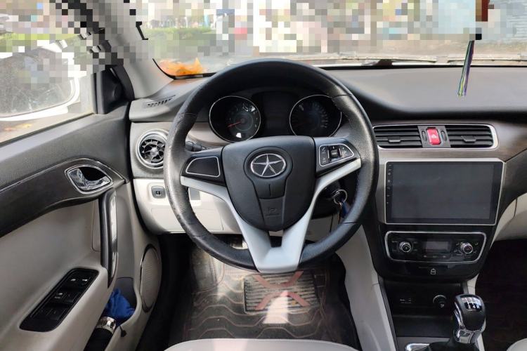 Used JAC Heyue 2014 1.5L Manual Luxury Version China IV Standard