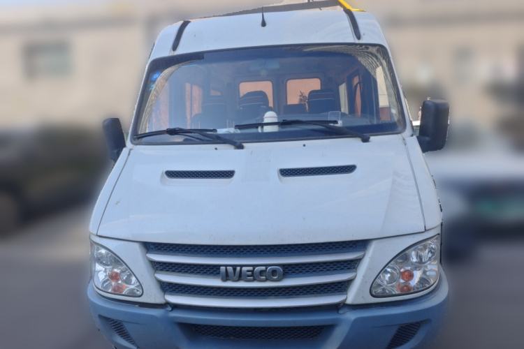 Used Iveco Power Daily 2017 2.5T Classic A32 Mid-Roof 6-7 Seater Bus 47Z5
