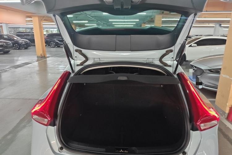 Used Volvo V40 2014 2.0T Zhiya Edition
