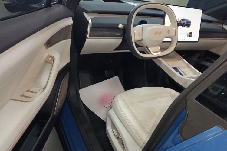 Used ONVO L60 2024 60 kWh All-Wheel Drive