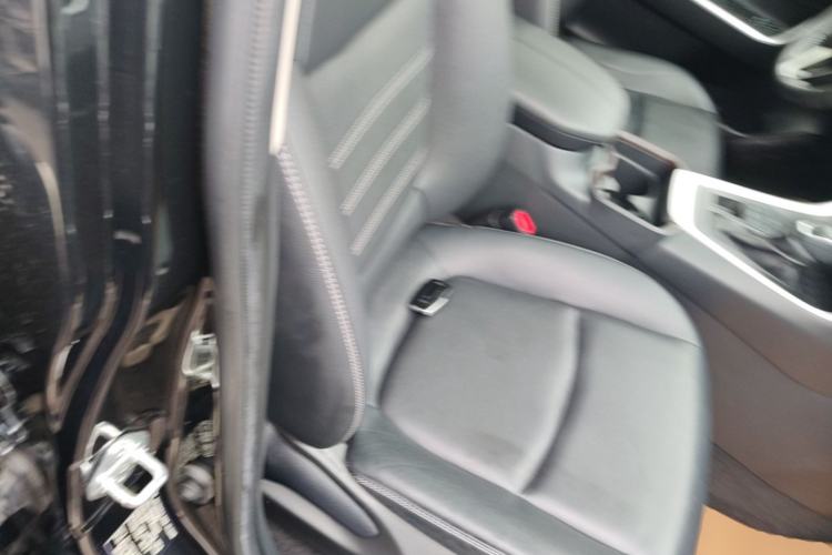 Used Toyota RAV4 2021 2.0L CVT 4x4 Style PLUS Edition Right Front Seat