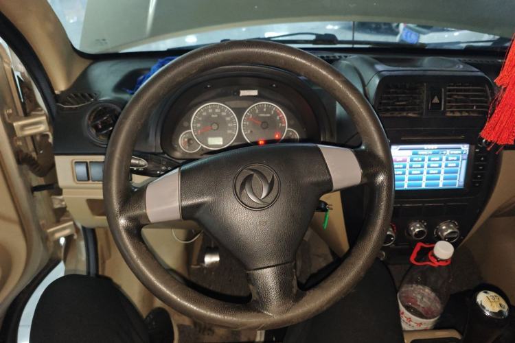 Used Dongfeng Xiaokang C37 2012 1.4L Standard Edition DK13-06
