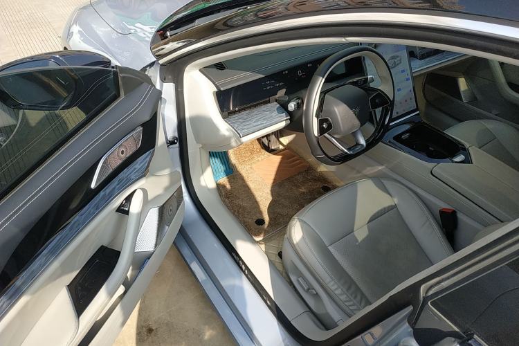 Used NETA S 2022 Extended-Range Version 1160 km Range Rear-Wheel Drive Mid-Grade
