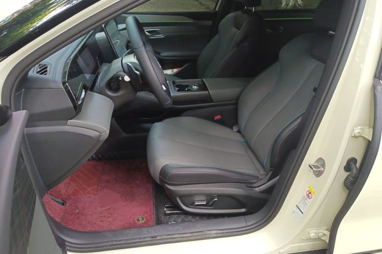 Used BYD Qin L 2025 EV 545KM Cloud Suspension Edition Driver Seat