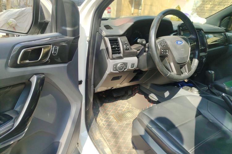 Used Ford Everest 2016 2.0T Gasoline Automatic 4x4 Flagship Edition Driver Seat