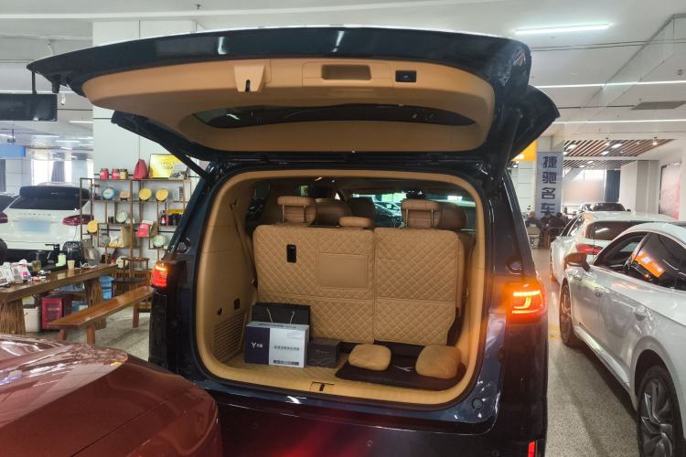 Used VOYAH Dream 2025 PHEV Four-Wheel Drive Prestige Kunpeng Edition Trunk