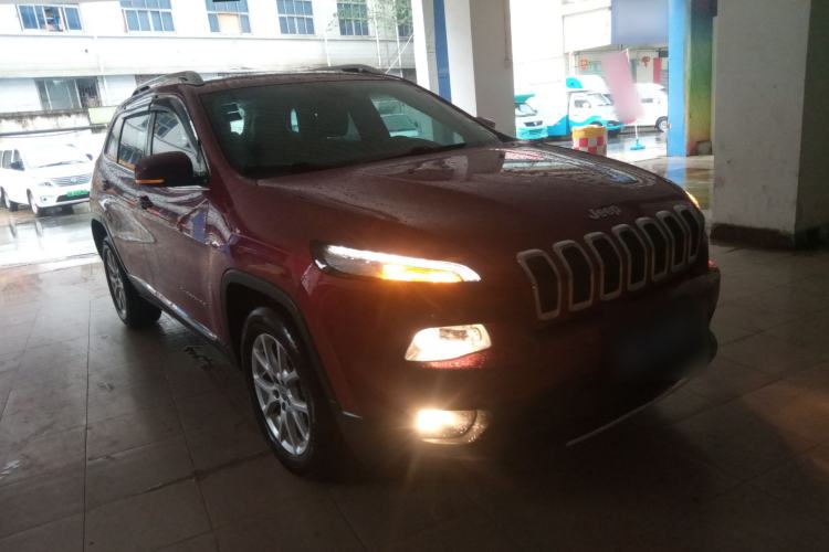 Used Jeep Cherokee 2017 2.0L Superior Edition Exterior 1