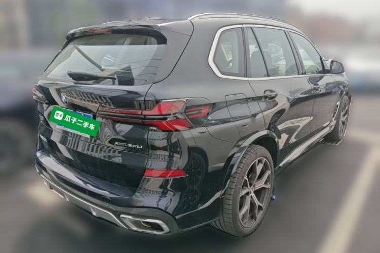 Used BMW X5 2023 xDrive 30Li Luxury M Sport Package Rear Right 45 Deg