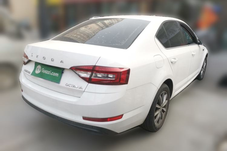Used Skoda Octavia 2019 1.5L Automatic SmartDrive Comfort Edition China VI Standard