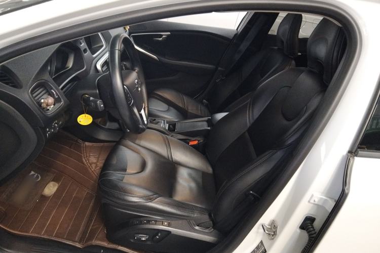 Used Volvo V40 2019 T3 Zhiyi Edition
