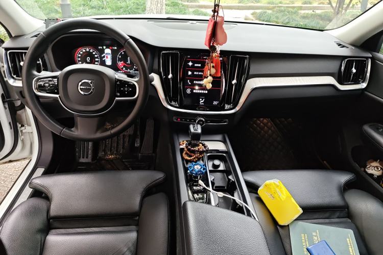 Used Volvo S60 2021 T4 Zhiyuan Luxury Edition
