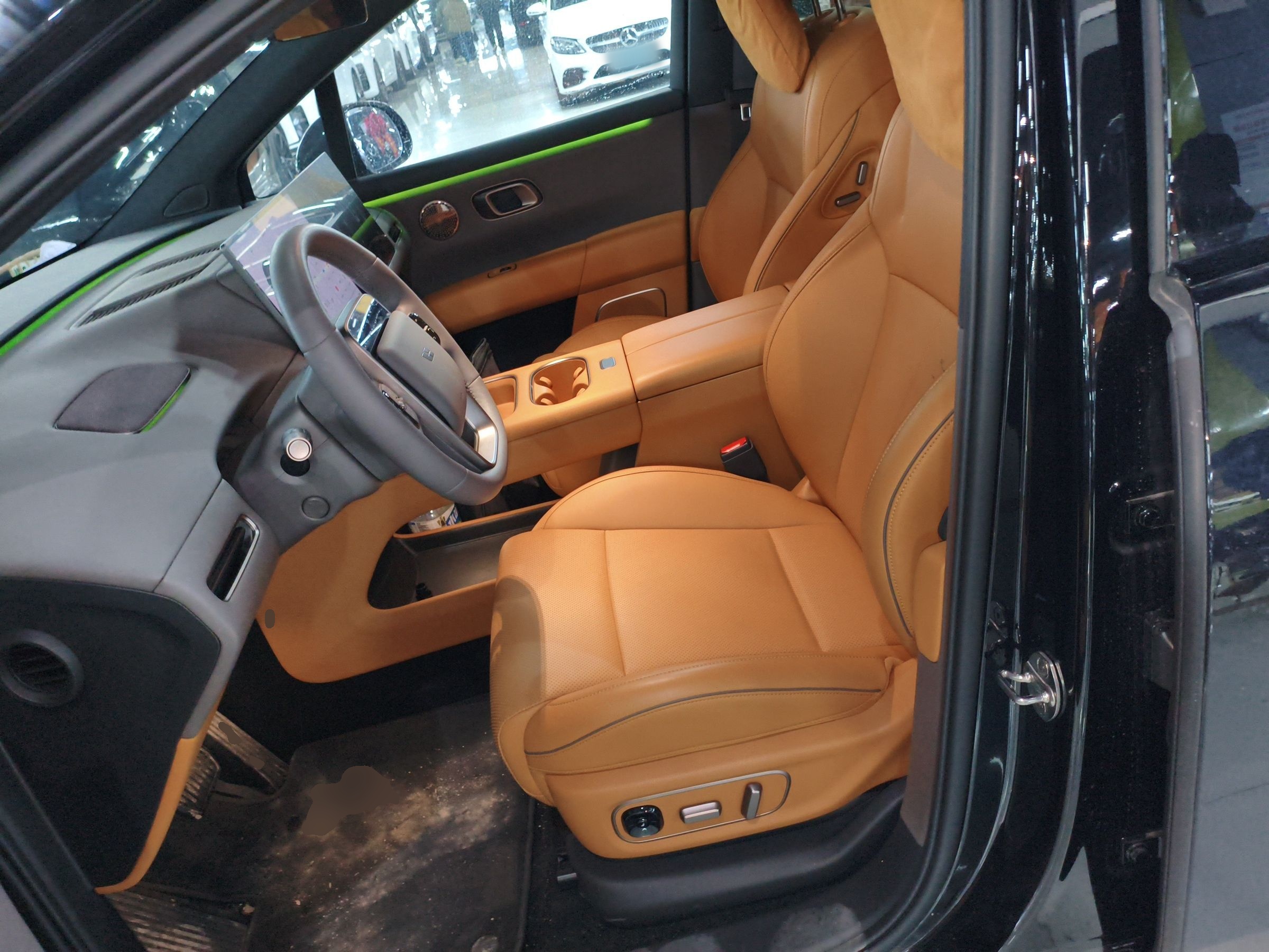 Переднее сиденье в автомобиле