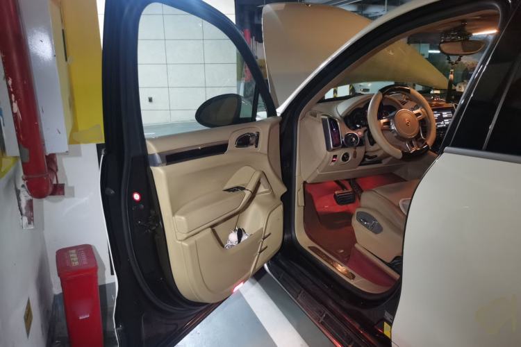 Used Porsche Cayenne 2013 3.6L automatic transmission U.S. specification