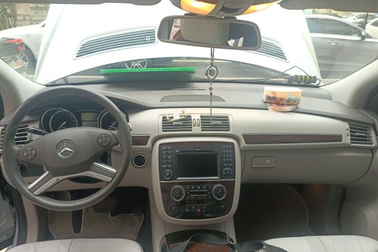 Used Mercedes-Benz R-Class 2010 R 350 L 4MATIC