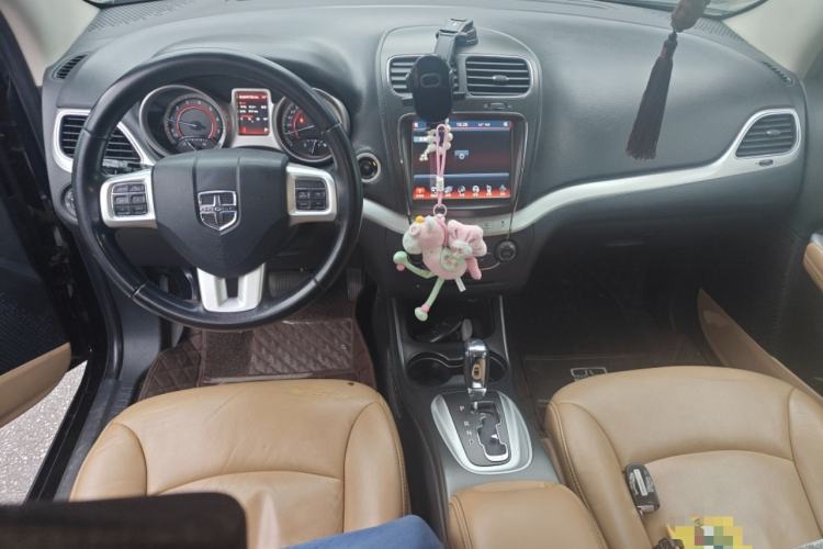 Used Dodge Journey 2013 2.4L Two-Wheel Drive Luxury Version