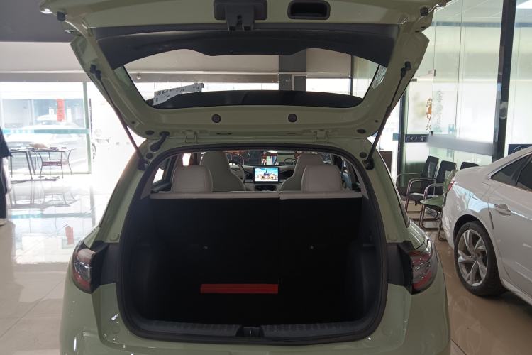 Used Geely Galaxy Geome 2025 310km Youth Edition Trunk