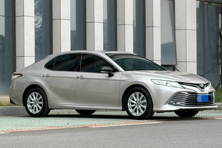 Used Toyota Camry 2018 2.0G Luxury Edition Exterior 5