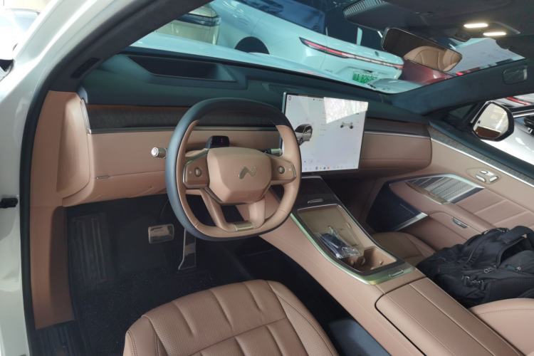 Used ONVO Luxeed L90 2025 Model—Max Six-Seater Version
